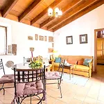 Vakantiehuis Cozy House With Pool In San Cristobal De La Laguna, 70 M² *